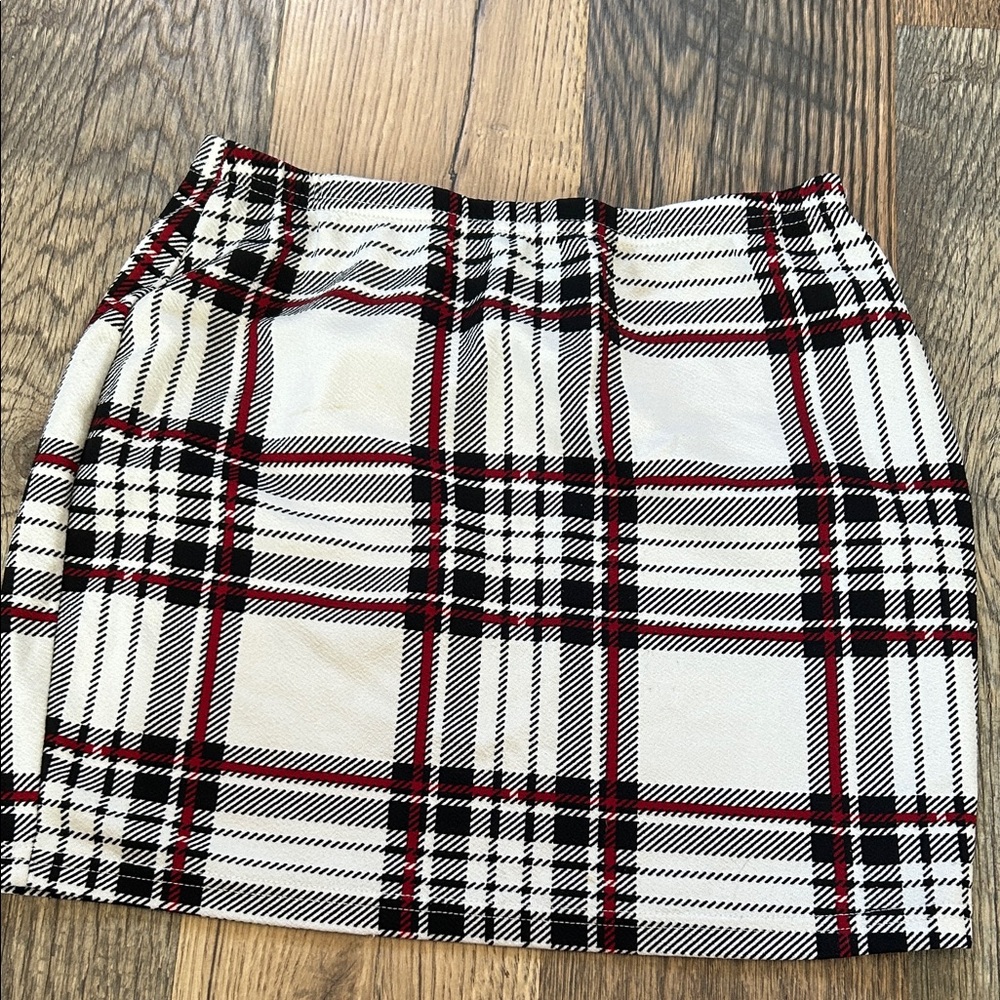 Plaid Mini Skirt in White, Black & Red - Women